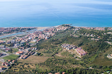 Luftaufnahme von Castiglione della Pescaia im Bundesland Toscana, Italien