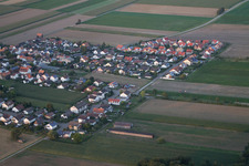 Ortsteil Hayna in Herxheim bei Landau im Bundesland Rheinland-Pfalz, Deutschland von einer Drohne aus