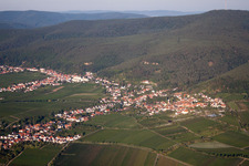 Ortsteil Gimmeldingen in Neustadt an der Weinstraße im Bundesland Rheinland-Pfalz, Deutschland