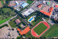 Freibad Östringen und Sportplätze des  Tennisclub Blau-Weiß e.V. Östringen im Bundesland Baden-Württemberg, Deutschland