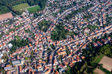 Luftbild von Ortsansicht der Straßen und Häuser der Wohngebiete in Östringen im Bundesland Baden-Württemberg, Deutschland