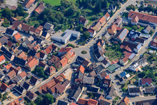 Kreisel an der Gemeinde Verwaltung Roigheim im Bundesland Baden-Württemberg, Deutschland