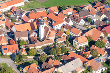 Kirchengebäude im Dorfkern im Ortsteil Nenzenheim in Iphofen im Bundesland Bayern, Deutschland