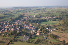 Drohnenaufname von Preuschdorf im Bundesland Bas-Rhin, Frankreich