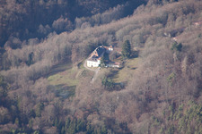 Luftbild von Weiler, Chateau Langenberg im Bundesland Bas-Rhin, Frankreich