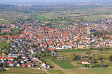 Kath. Kirche Sankt Alban in Bodenheim im Bundesland Rheinland-Pfalz, Deutschland