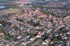 Ortsansicht der Straßen und Häuser der Wohngebiete in Schauernheim in Dannstadt-Schauernheim im Bundesland Rheinland-Pfalz, Deutschland
