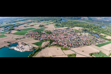 Schrägluftbild von Panorama Perspektive der Ortsansicht der Straßen und Häuser der Wohngebiete in Leimersheim im Bundesland Rheinland-Pfalz, Deutschland