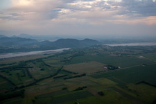 Schrägluftbild von Orgnese im Bundesland Friaul-Julisch Venetien, Italien