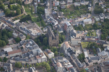Luftbild von Kirchengebäude im Altstadt- Zentrum der Innenstadt in Dudelange in District de Luxembourg in Düdelingen im Bundesland Esch an der Alzette, Luxemburg