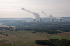 Cattenom, centrale nucleaire von Westen in Cattenom im Bundesland Moselle, Frankreich