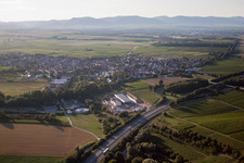 Baustelle des Erdwärmekraftwerkes des Heizkraftwerkes Geothermie an der A65 in Insheim im Bundesland Rheinland-Pfalz, Deutschland