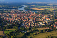 Luftaufnahme von Stadtübersicht bis zum Rhein aus Südwesten in Speyer im Bundesland Rheinland-Pfalz, Deutschland