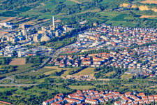Stralsunder Ring vor dem Zementwerk Leimen von Heidelberg Materials im Bundesland Baden-Württemberg, Deutschland