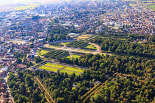 Schwetzinger Schlossgarten in Schwetzingen im Bundesland Baden-Württemberg, Deutschland von oben
