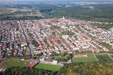 Luftbild von Ortsansicht der Straßen und Häuser der Wohngebiete in Ketsch im Bundesland Baden-Württemberg, Deutschland