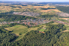Ortsansicht von Südwesten mit Sportplatz Holzberg im Ortsteil Dätzingen in Grafenau im Bundesland Baden-Württemberg, Deutschland