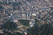 Luftaufnahme von Karlsruhe, Zirkel und Schloss im Ortsteil Innenstadt-West im Bundesland Baden-Württemberg, Deutschland