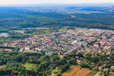 Buchstraße von Osten in Jockgrim im Bundesland Rheinland-Pfalz, Deutschland
