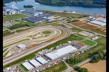 Luftaufnahme von Daimler Truck EVZ im Industriegebiet Oberwald in Wörth am Rhein im Bundesland Rheinland-Pfalz, Deutschland