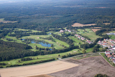 Luftbild von Soufflenheim, Golfclub Baden-Baden Soufflenheim im Bundesland Bas-Rhin, Frankreich