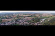 Dorfpanorama aus Südwesten im Ortsteil Schaidt in Wörth am Rhein im Bundesland Rheinland-Pfalz, Deutschland