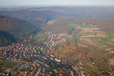 Niederbronn-les-Bains im Bundesland Bas-Rhin, Frankreich aus der Luft