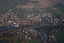 Drohnenaufname von Niederbronn-les-Bains im Bundesland Bas-Rhin, Frankreich