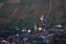 Cleebourg im Bundesland Bas-Rhin, Frankreich aus der Drohnenperspektive