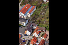 Raiffeisenstr in Minfeld im Bundesland Rheinland-Pfalz, Deutschland vom Flugzeug aus