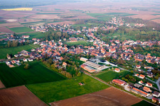 Drohnenaufname von Riedseltz im Bundesland Bas-Rhin, Frankreich