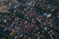 Schrägluftbild von Ettlingen im Bundesland Baden-Württemberg, Deutschland