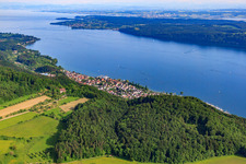 Stadt am Ufer des Überlinger Sees von Nordwesten in Sipplingen im Bundesland Baden-Württemberg, Deutschland