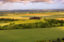 Luftbild von Großer Gegenstein/Steinschiff im Ortsteil Asmusstedt in Ballenstedt im Bundesland Sachsen-Anhalt, Deutschland
