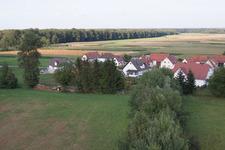 Schrägluftbild von Schleithal im Bundesland Bas-Rhin, Frankreich