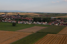 Schleithal im Bundesland Bas-Rhin, Frankreich aus der Luft betrachtet
