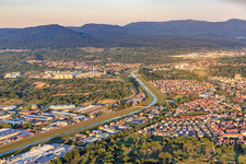 Die Murg bei Kuppenheim im Bundesland Baden-Württemberg, Deutschland