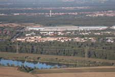 Ehemalige Salmkaserne und Goddyear von Süden in Philippsburg im Bundesland Baden-Württemberg, Deutschland