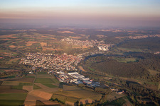 Ortsteil Königsbach in Königsbach-Stein im Bundesland Baden-Württemberg, Deutschland aus der Luft