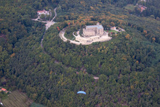 Ortsteil Diedesfeld in Neustadt an der Weinstraße im Bundesland Rheinland-Pfalz, Deutschland aus der Drohnenperspektive