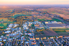 M.A.C. Maschinen und Anlagen Componenten GmbH, Mercedes-Benz Logistikcenter und  PROWELL Progroup Board GmbH im Interpark in Offenbach an der Queich im Bundesland Rheinland-Pfalz, Deutschland