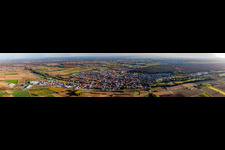 Panorama Perspektive Ortsansicht der Straßen und Häuser der Wohngebiete in Rülzheim im Bundesland Rheinland-Pfalz, Deutschland
