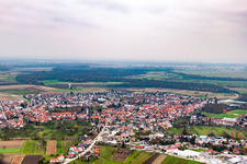 Schrägluftbild von Liedolsheim von Westen in Dettenheim im Bundesland Baden-Württemberg, Deutschland