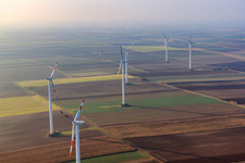 Windpark zwischen Rülzheim und Offenbach im Bundesland Rheinland-Pfalz, Deutschland