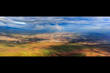 Stadtpanorama im Winter von Süden in Landau in der Pfalz im Bundesland Rheinland-Pfalz, Deutschland