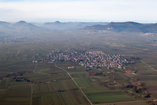Drohnenaufname von Ortsteil Nußdorf in Landau in der Pfalz im Bundesland Rheinland-Pfalz, Deutschland