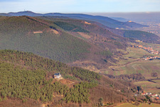 Luftbild von St.-Anna-Kapelle im Winter auf dem Annaberg aus Süden in Burrweiler im Bundesland Rheinland-Pfalz, Deutschland