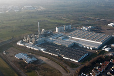 Technische Anlagen im Industriegebiet Spanplattenwerk in Bischweier im Bundesland Baden-Württemberg, Deutschland