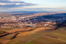 Drohnenbild von Landau von Westen in Landau in der Pfalz im Bundesland Rheinland-Pfalz, Deutschland