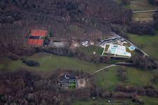 Das Freibad im Ortsteil Waldprechtsweier in Malsch im Bundesland Baden-Württemberg, Deutschland